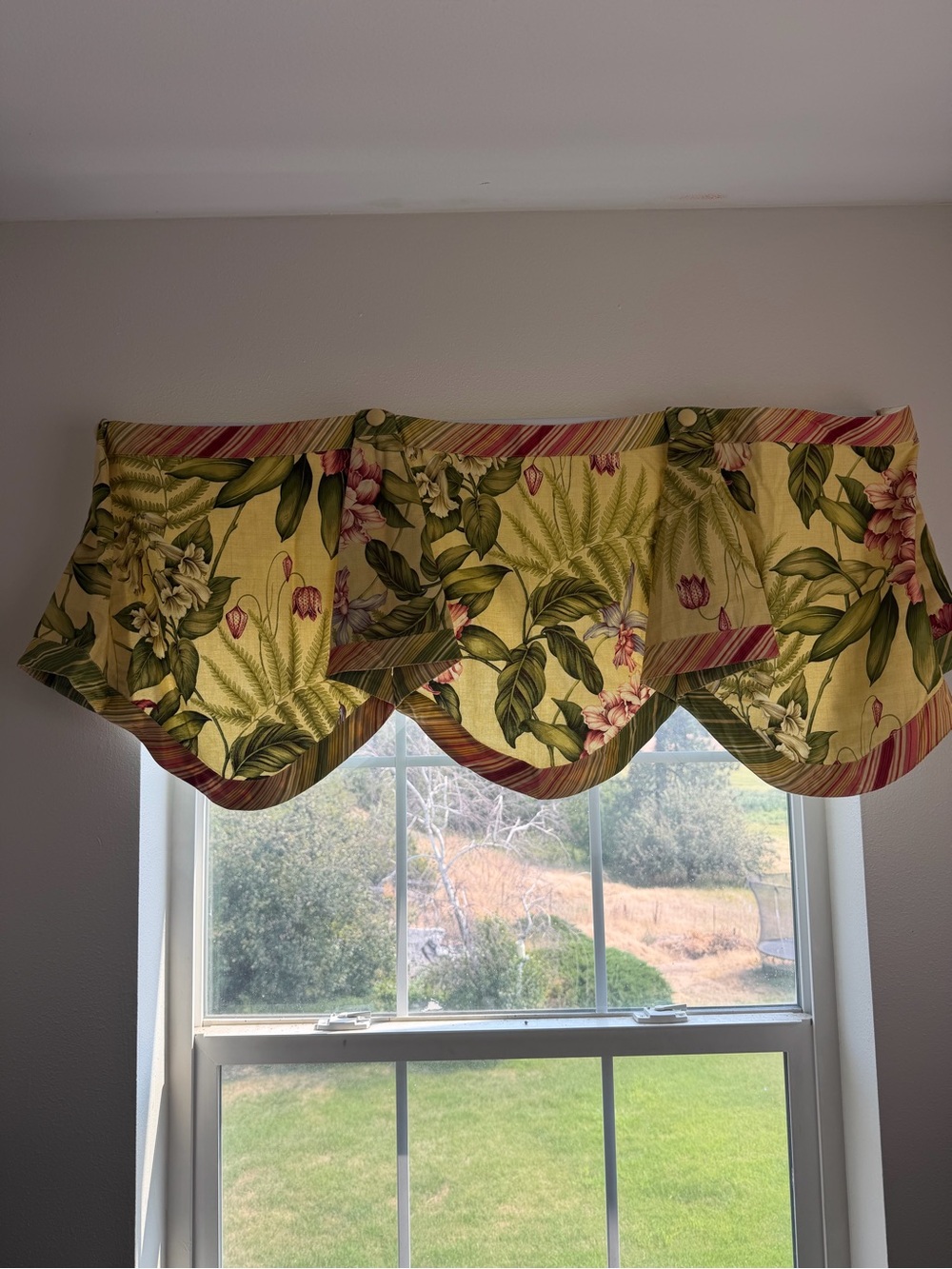 Five Waverly Yellow Floral Scalloped Valance